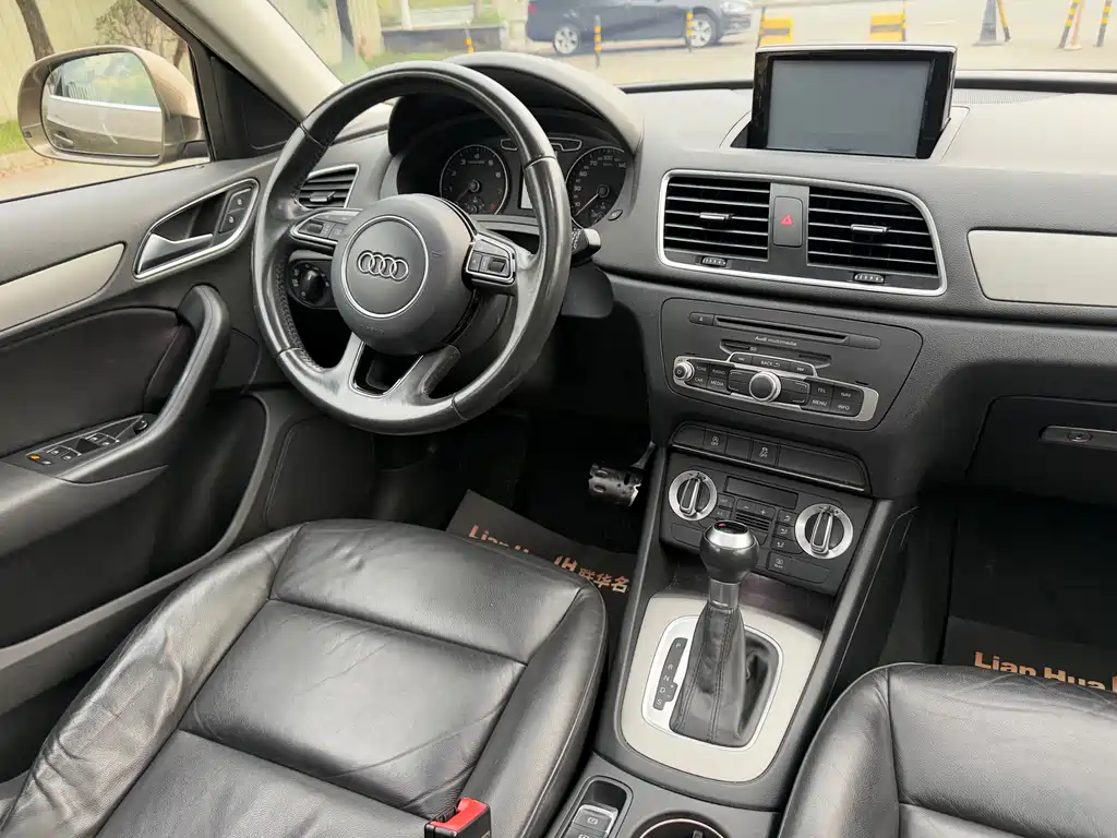Audi Q3 2015 — фото 17