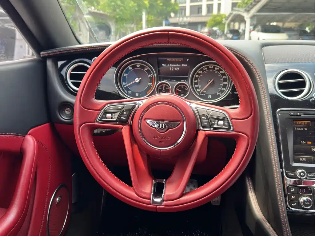 Bentley Continental 2013 — фото 17