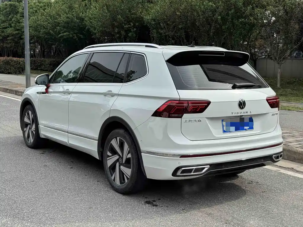Volkswagen Tiguan L 2024 — фото 4