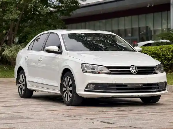 Volkswagen Sagitar 2018