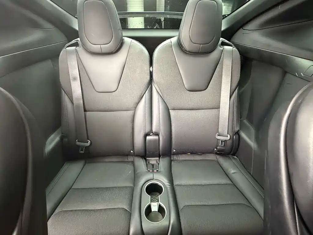 Tesla Model X 2018 — фото 17
