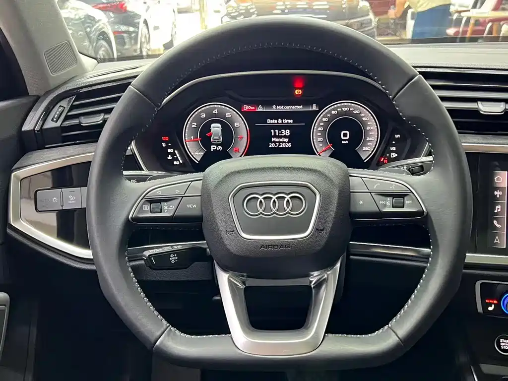 Audi Q3 2022 — фото 10