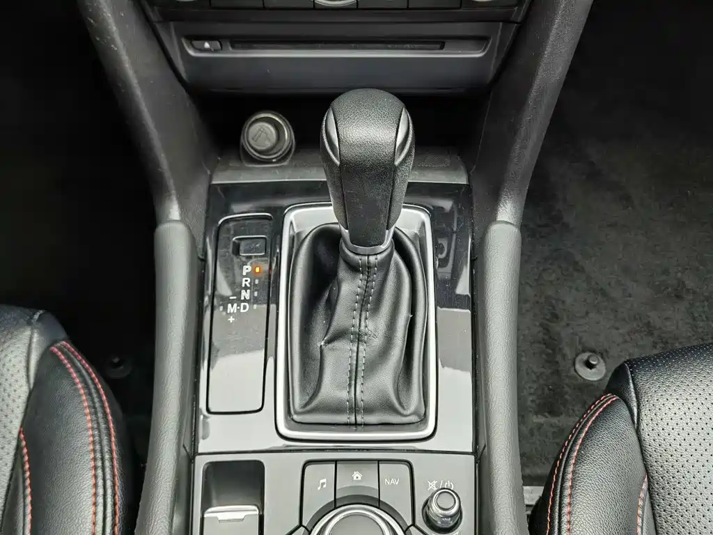 Mazda 3 Axela 2020 — фото 13