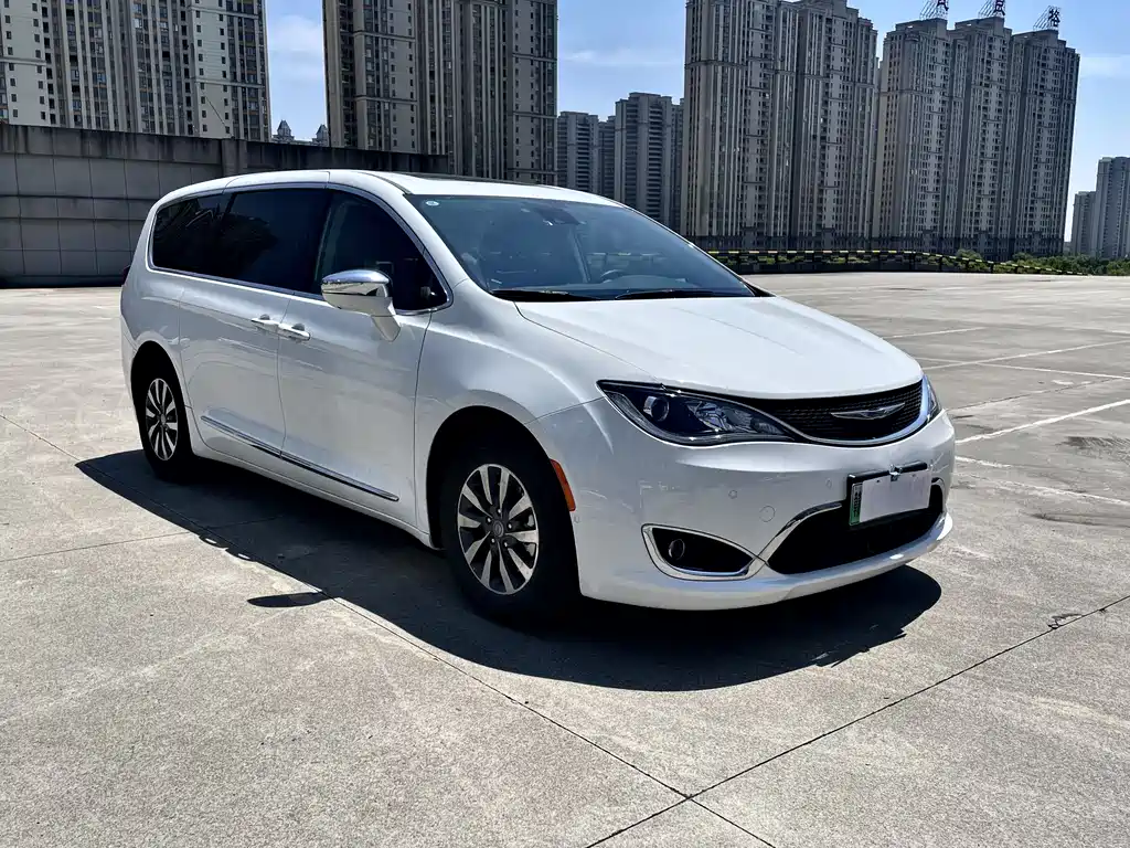 Chrysler Grand Voyager PHEV 2025 — фото 2