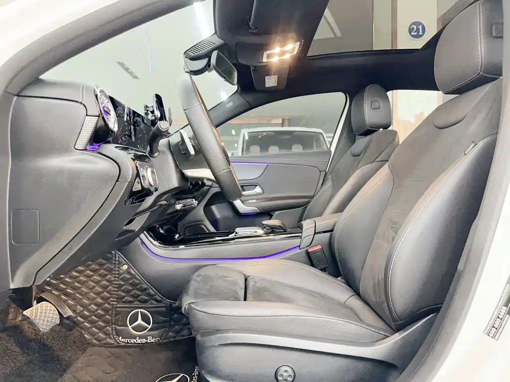 Mercedes-Benz A-Class 2021 — фото 11