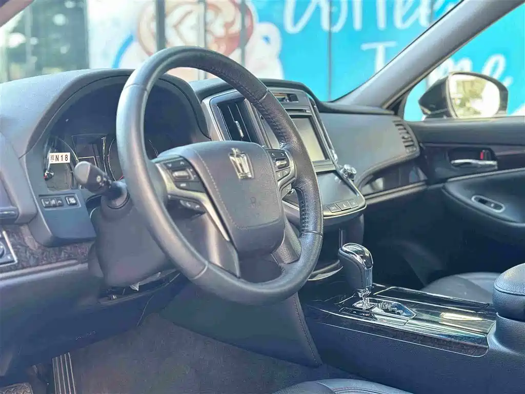 Toyota Crown 2019 — фото 10