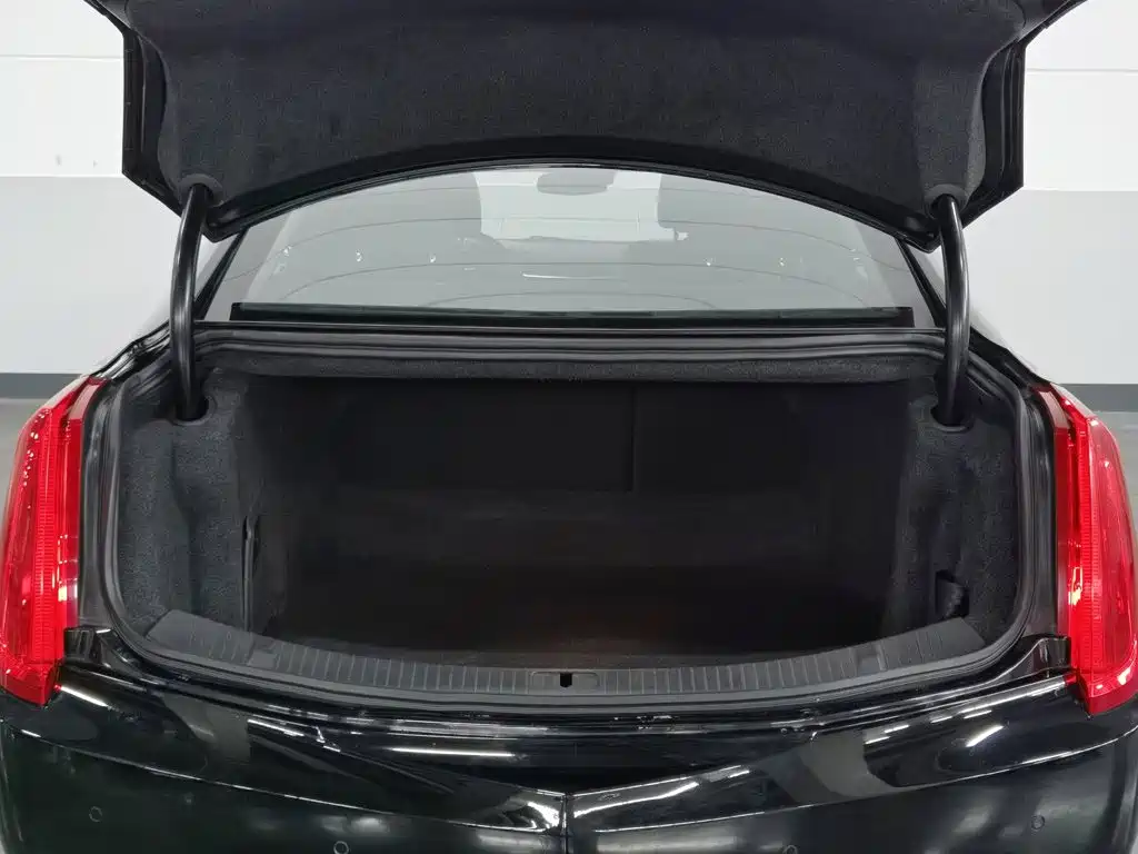 Cadillac XTS 2016 — фото 16