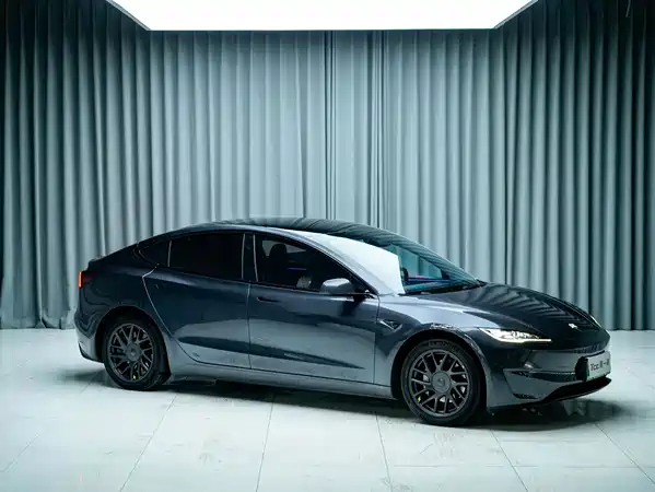 Tesla Model 3 2024