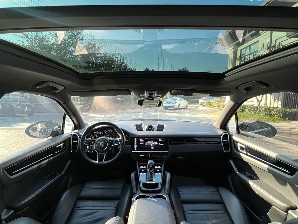 Porsche Cayenne 2020 — фото 10