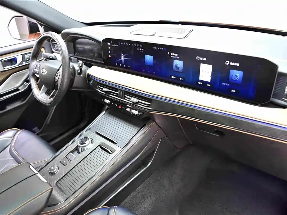 Ford Explorer 2024 — фото 11