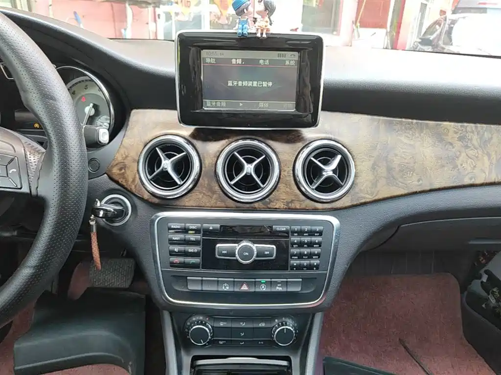 Mercedes-Benz GLA 2015 — фото 13