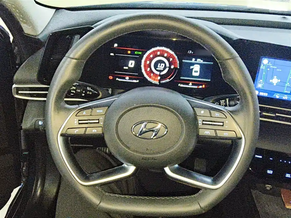 Hyundai Elantra 2021 — фото 11