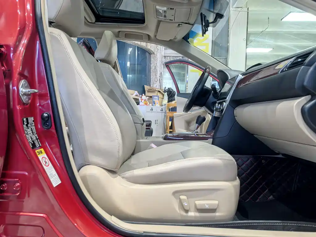 Toyota Camry 2014 — фото 12