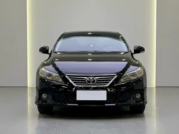 Toyota Reiz 2013