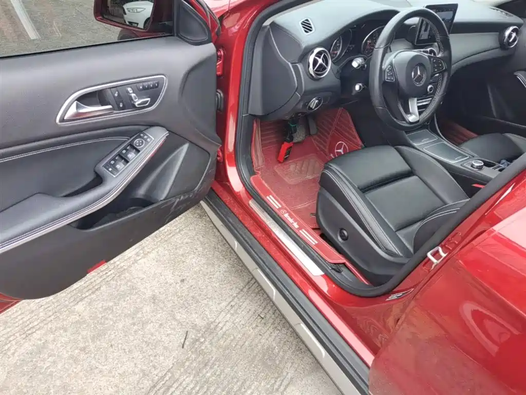 Mercedes-Benz GLA 2018 — фото 16