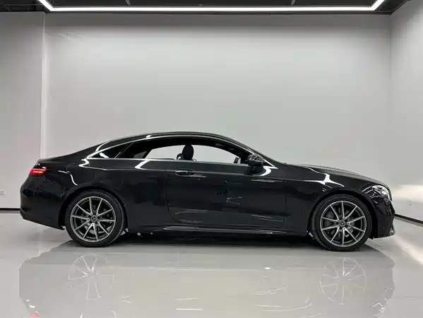 Mercedes-Benz E-Class 2024