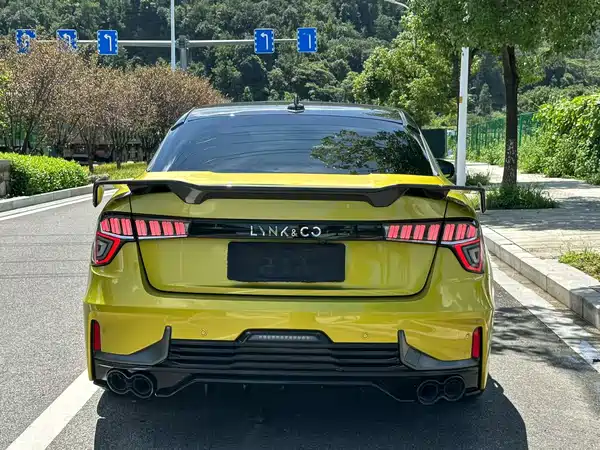 Lynk & Co 03 2022