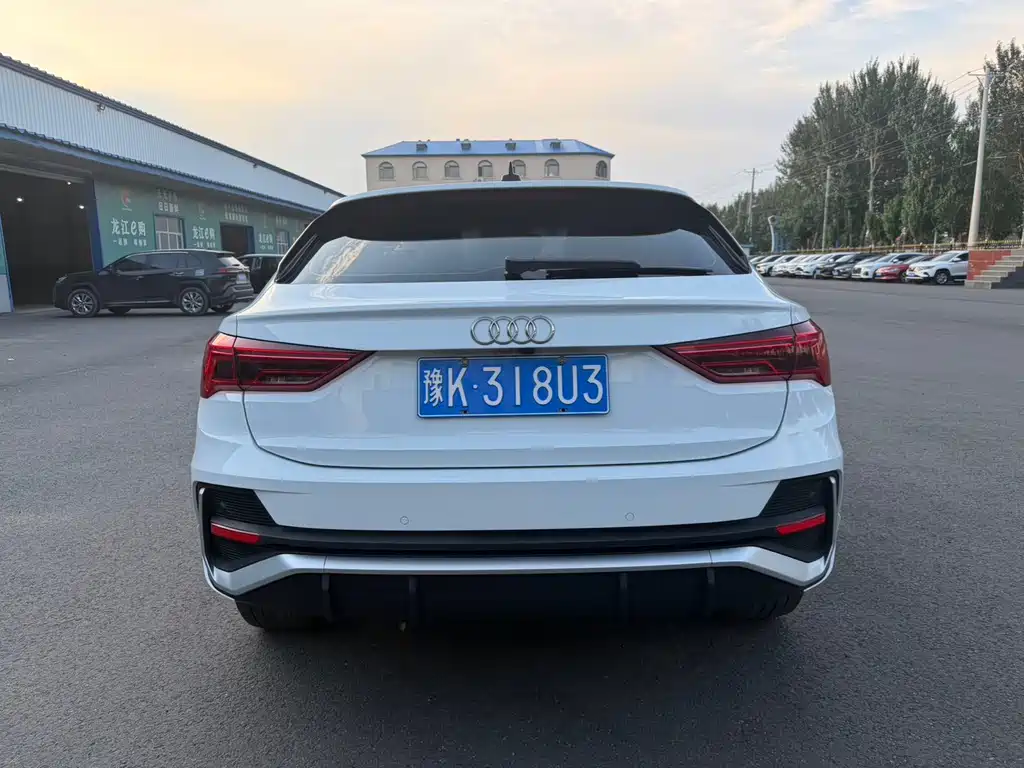 Audi Q3 Sportback 2022 — фото 13