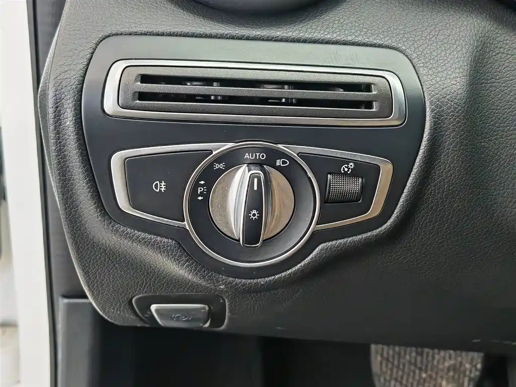 Mercedes-Benz C-Class 2017 — фото 21