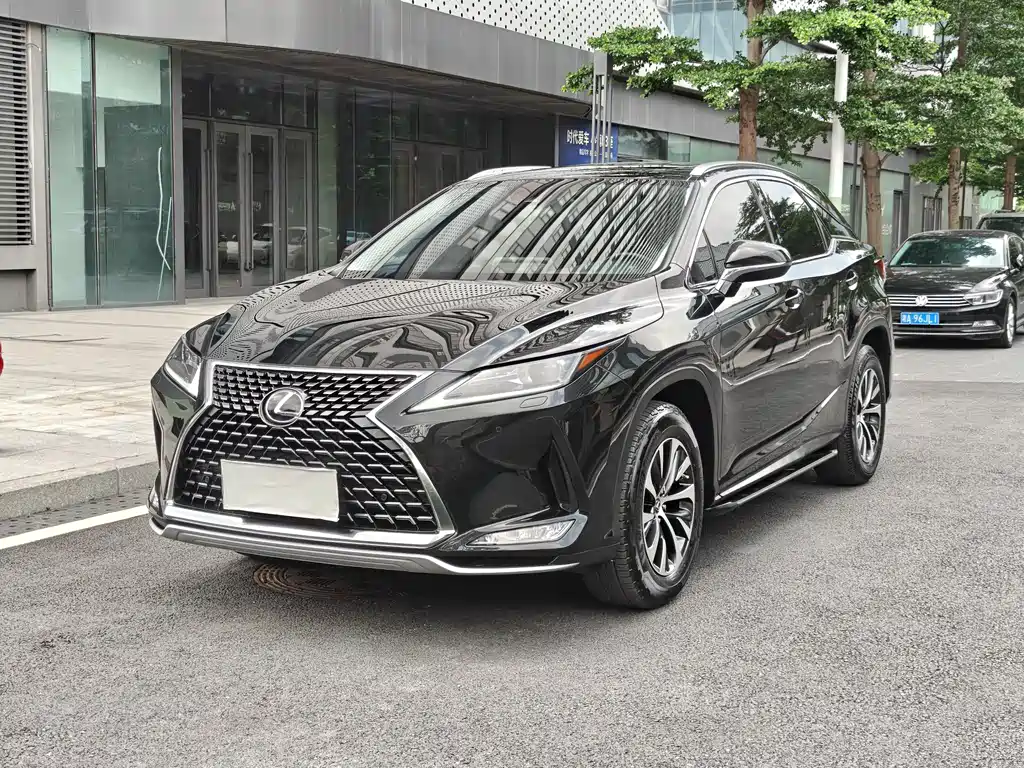 Lexus RX 2021 — фото 1