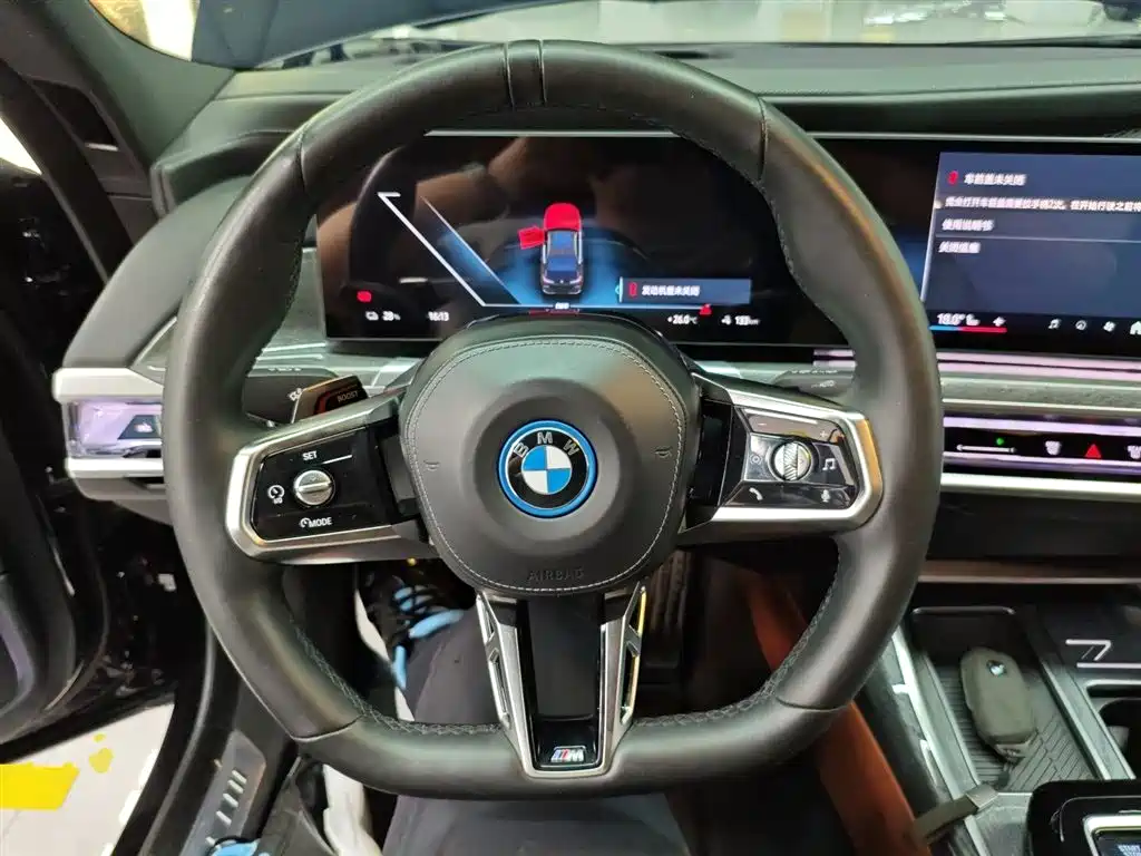BMW i7 2023 — фото 7