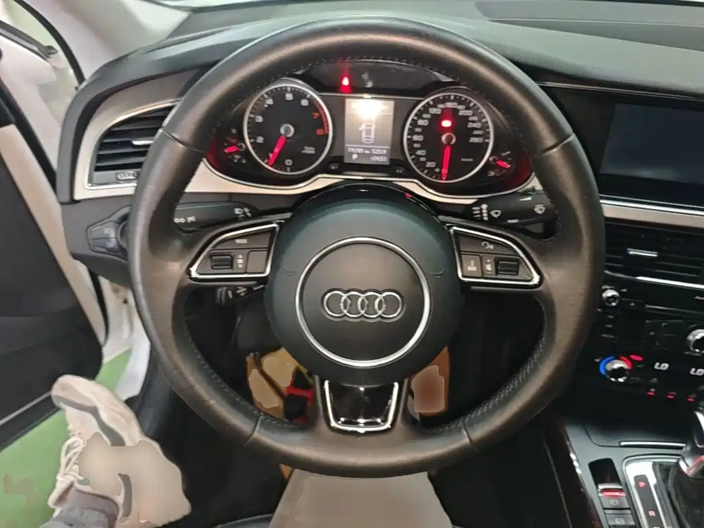 Audi A4L 2014 — фото 11