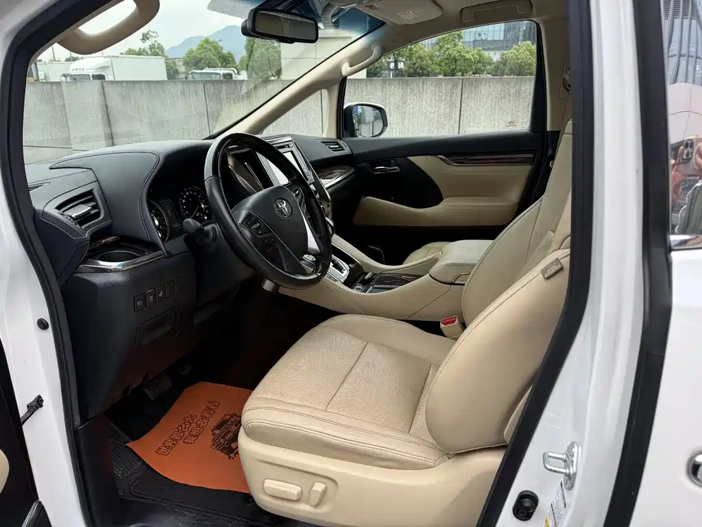 Toyota Alphard 2019 — фото 8