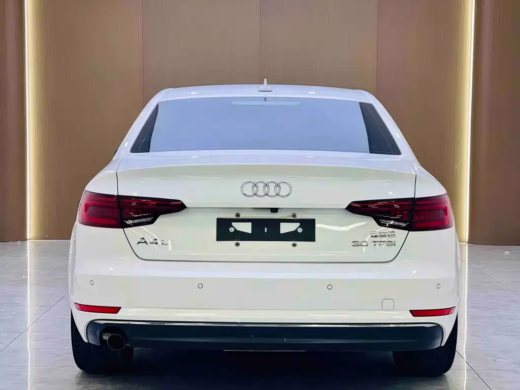 Audi A4L 2018 — фото 4