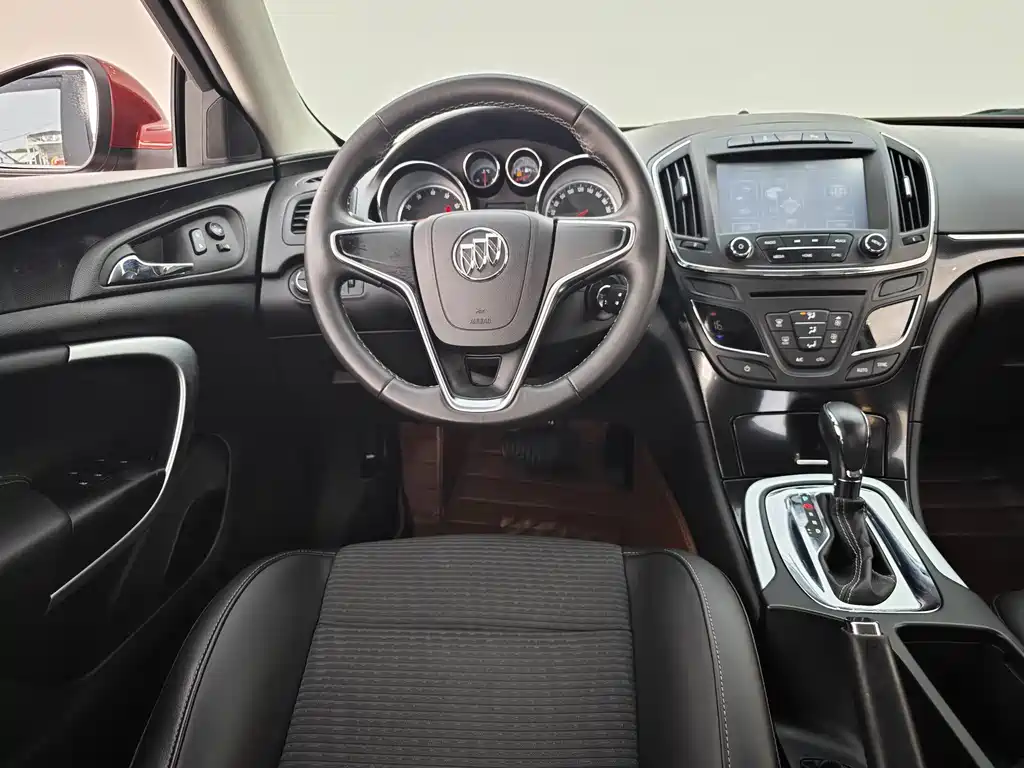 Buick Regal 2015 — фото 24