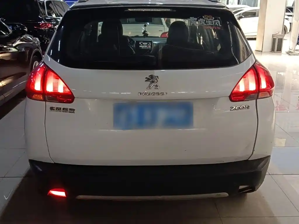 Peugeot 2008 2015 — фото 6