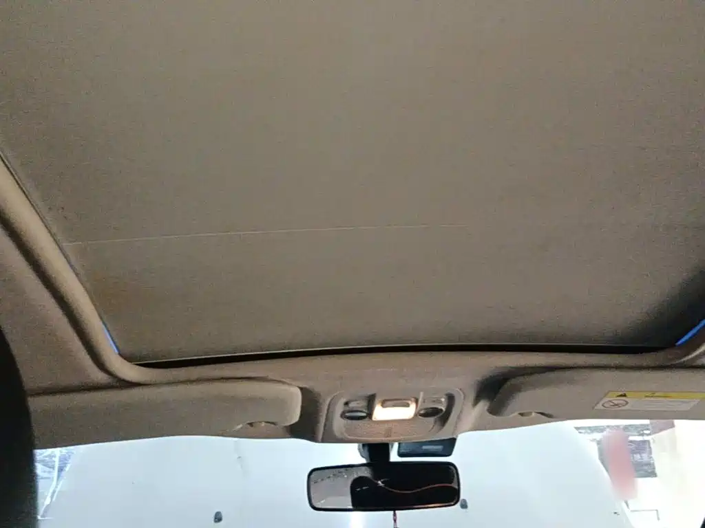 Peugeot 2008 2015 — фото 18