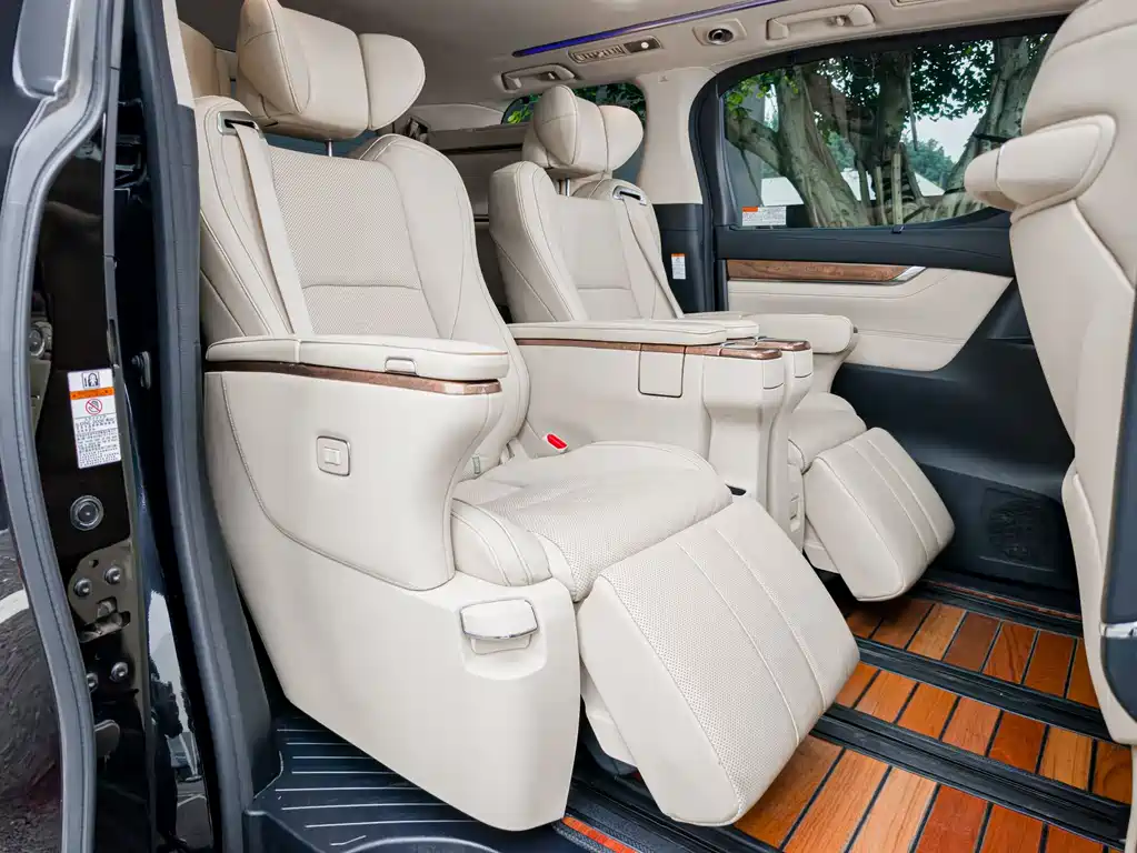 Toyota Alphard 2018 — фото 11