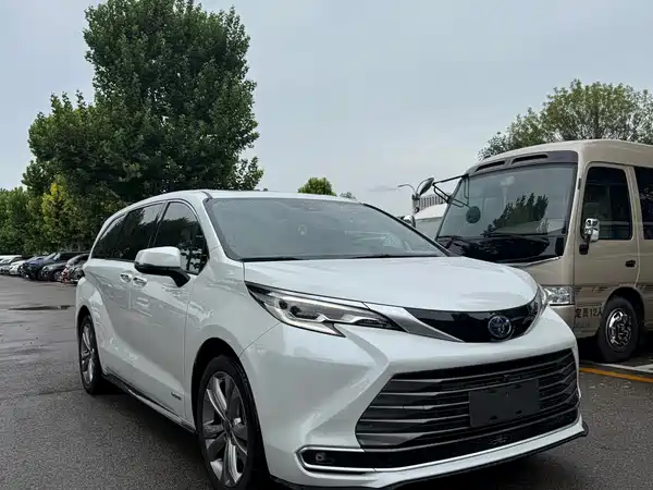 Toyota Sienna 2024