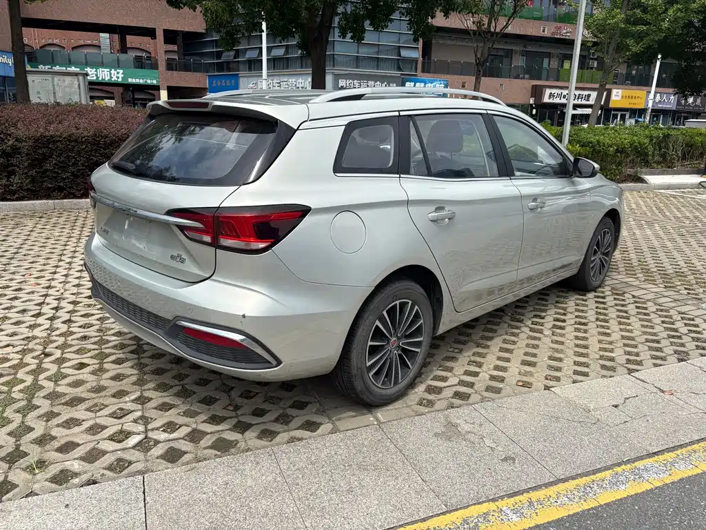 Roewe Ei5 2018 — фото 11