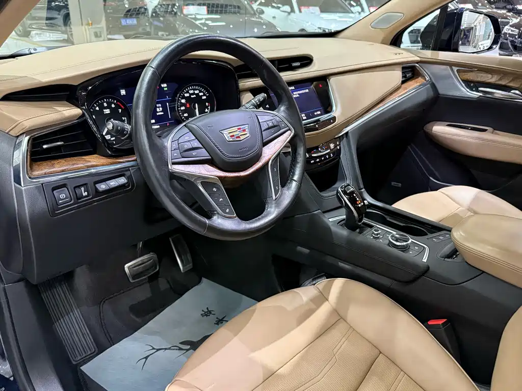 Cadillac XT5 2020 — фото 12