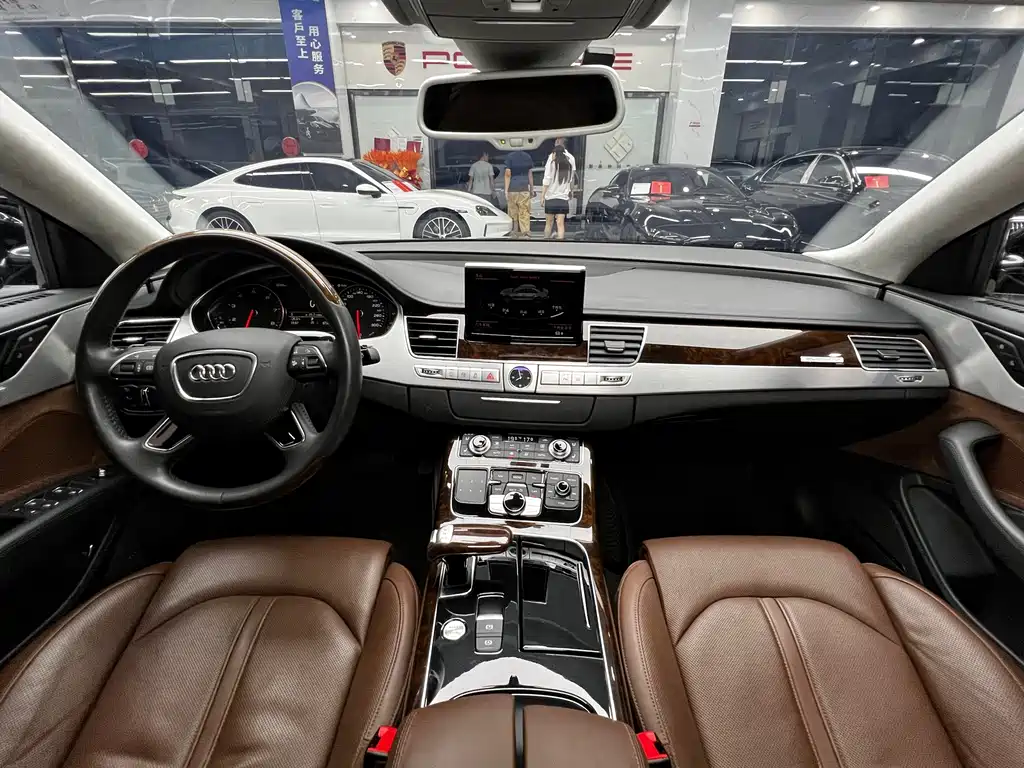 Audi A8 2014 — фото 20