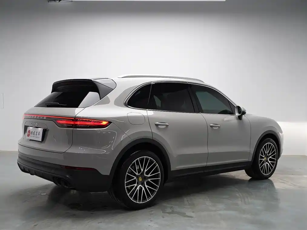 Porsche Cayenne 2020 — фото 20