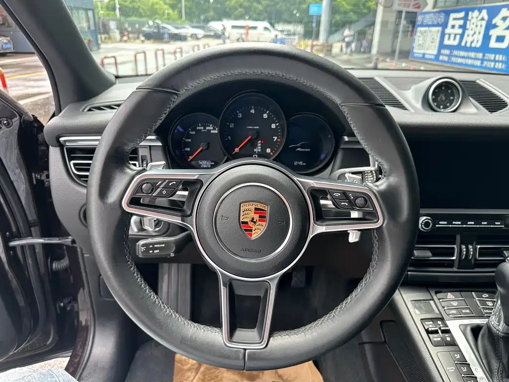 Porsche Macan 2019 — фото 8