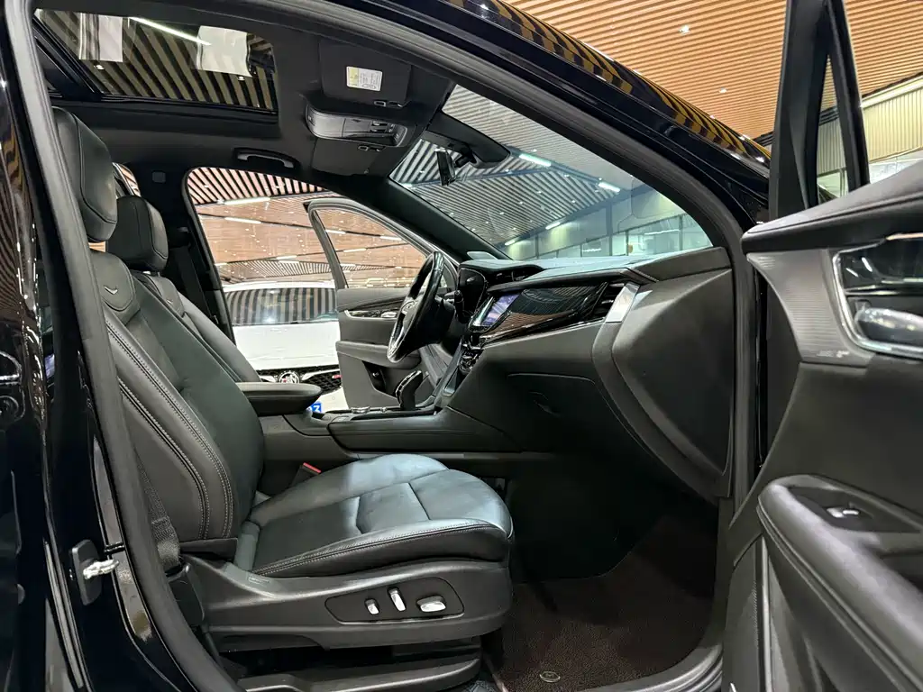 Cadillac XT6 2021 — фото 14