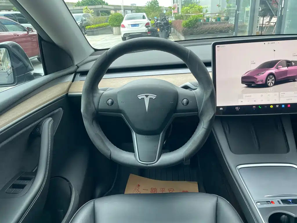 Tesla Model Y 2023 — фото 9