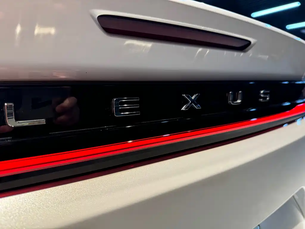 Lexus RZ 2023 — фото 18