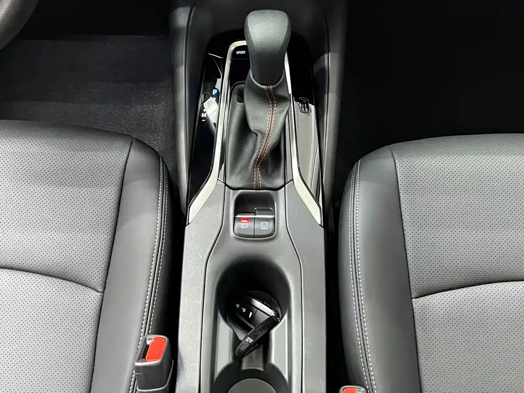 Toyota Corolla 2023 — фото 11