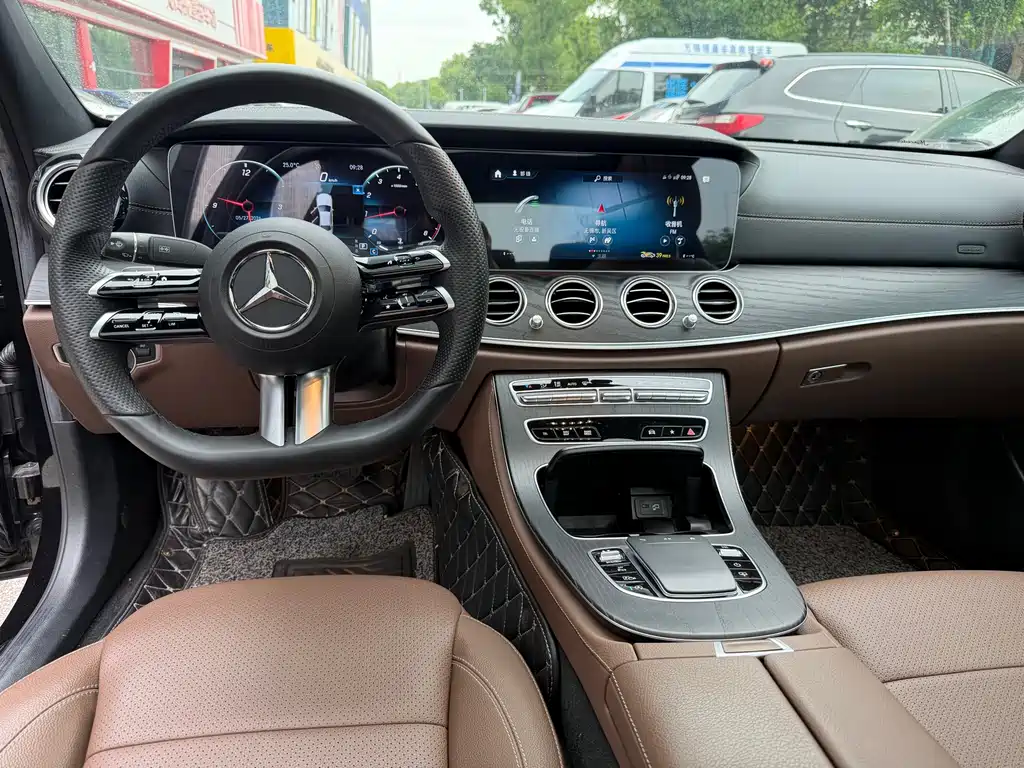 Mercedes-Benz E-Class 2022 — фото 5