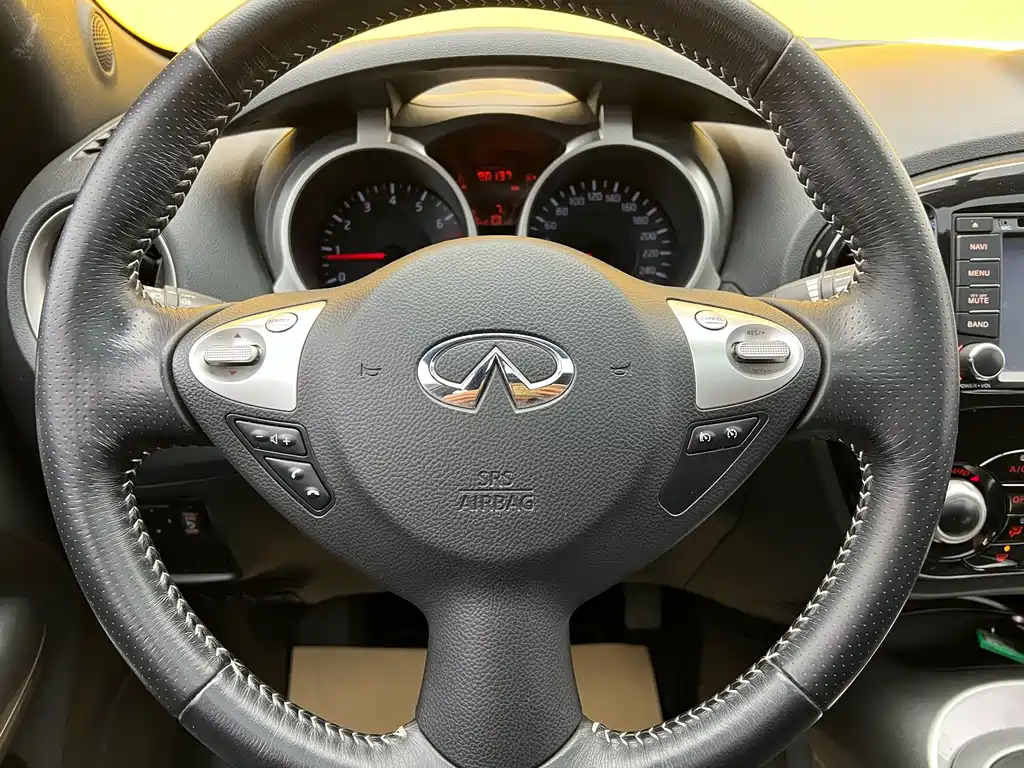 Infiniti ESQ 2016 — фото 11