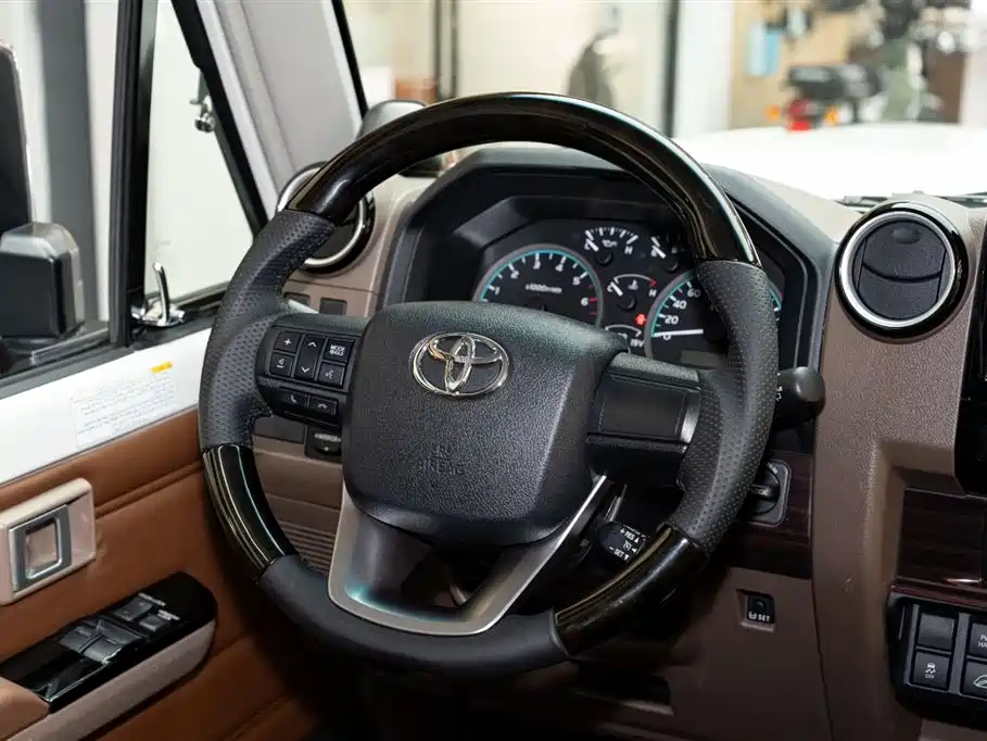 Toyota Land Cruiser 2024 — фото 13