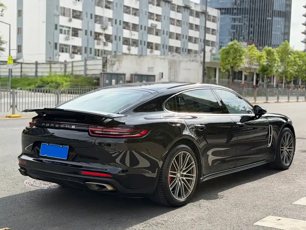 Porsche Panamera 2018 — фото 15