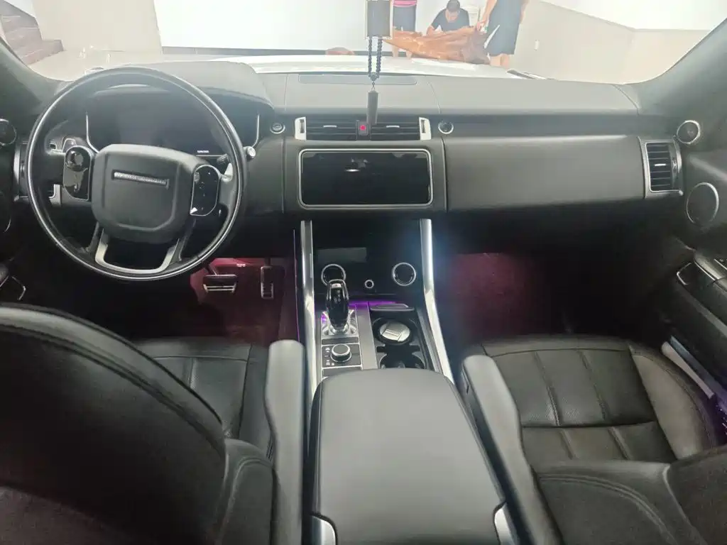 Land Rover Sport 2020 — фото 10