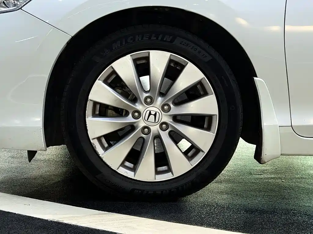 Honda Accord 2014 — фото 20