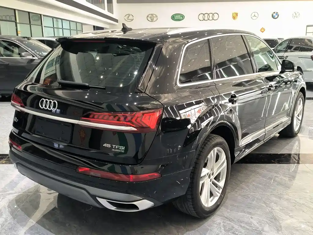 Audi Q7 2024 — фото 11