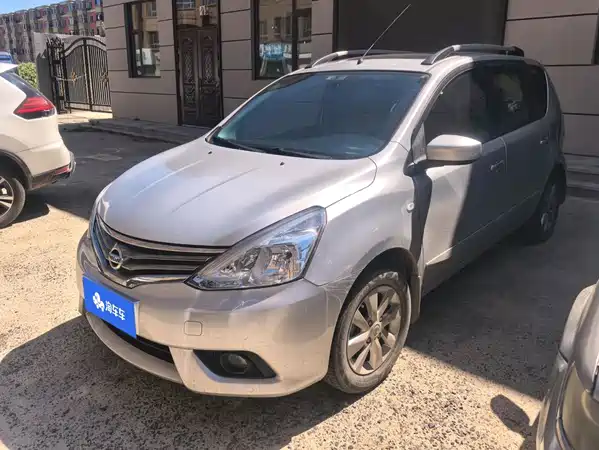 Nissan Livina 2013